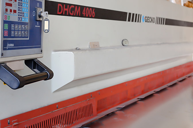 Gecko DHGM 4006 sheet metal cutter machine